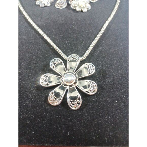 Flower Rhinestone Necklace Bracelet Earrings Ring Pendant Silvertone & Black Set - Picture 3 of 7